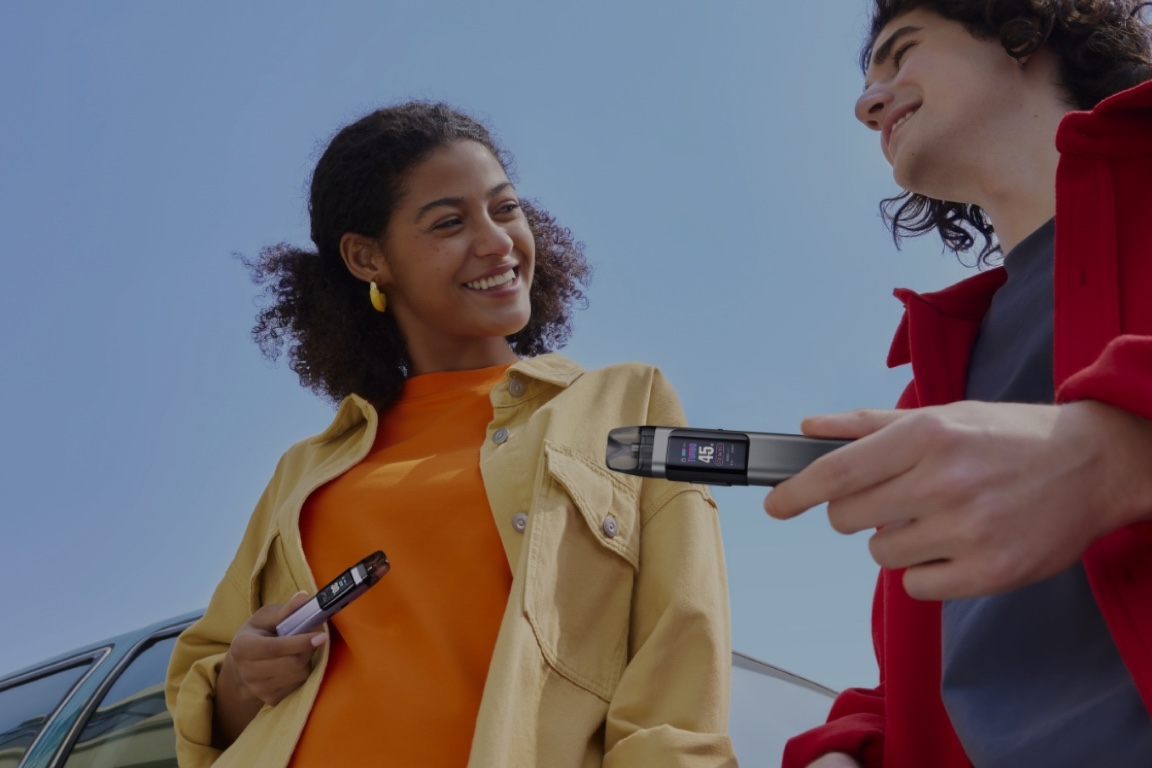 GeekPlus device in everyday hands, bright and dependable